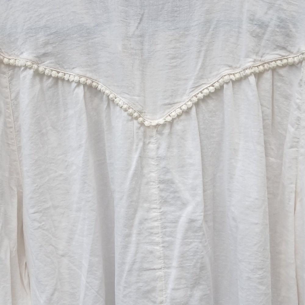 Old Navy Cream  Embroidery Buttondown SplitV Peasant Top size XL - Picture 9 of 12